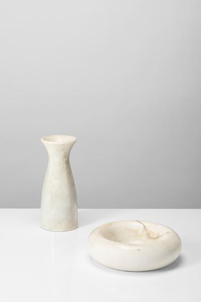 Vaso e porta oggetti in marmo bianco