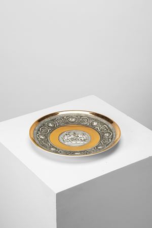 Grande piatto no. 6 della serie 'Cammei'