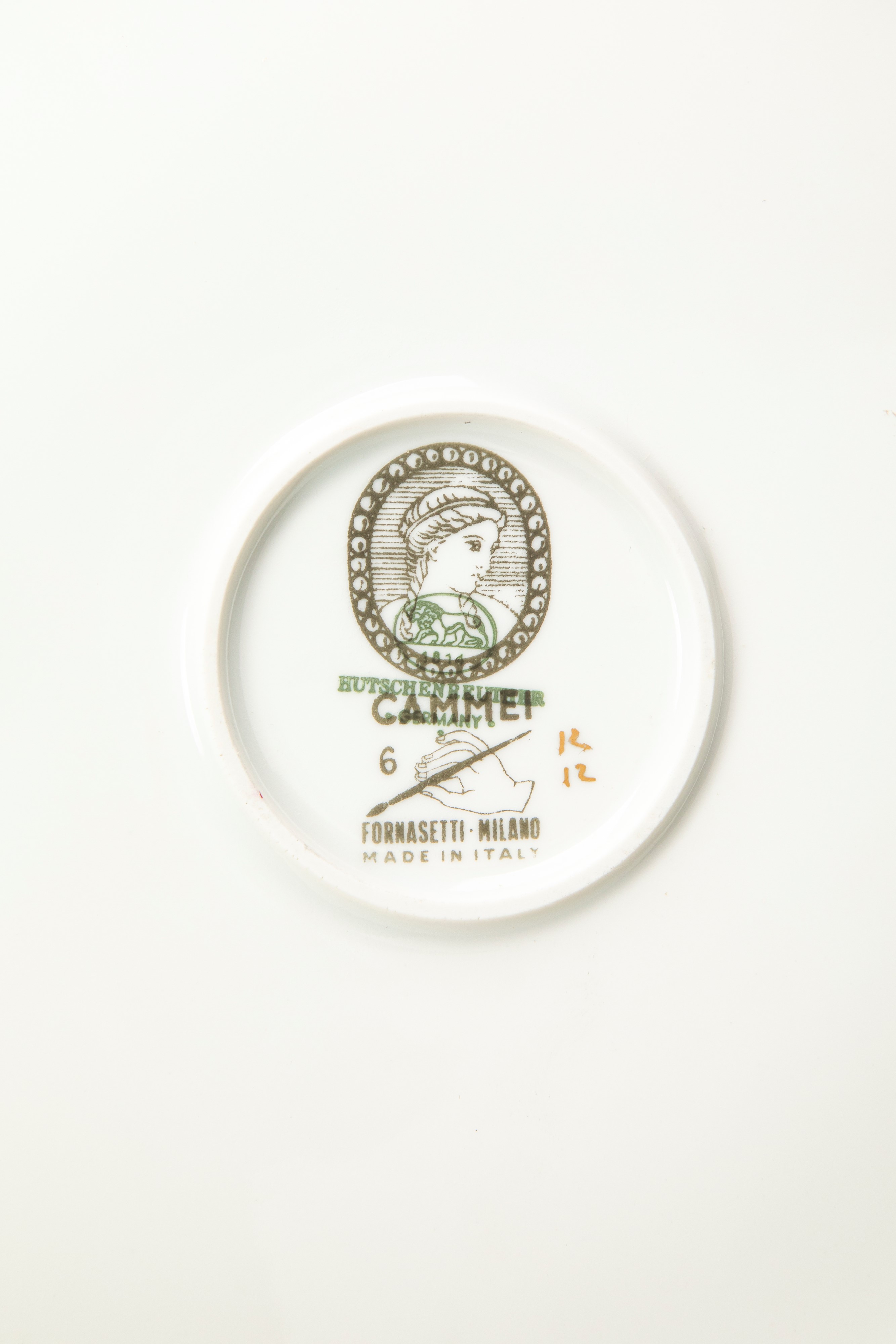 Piero Fornasetti - Grande piatto n. 6 della serie “Cammei”