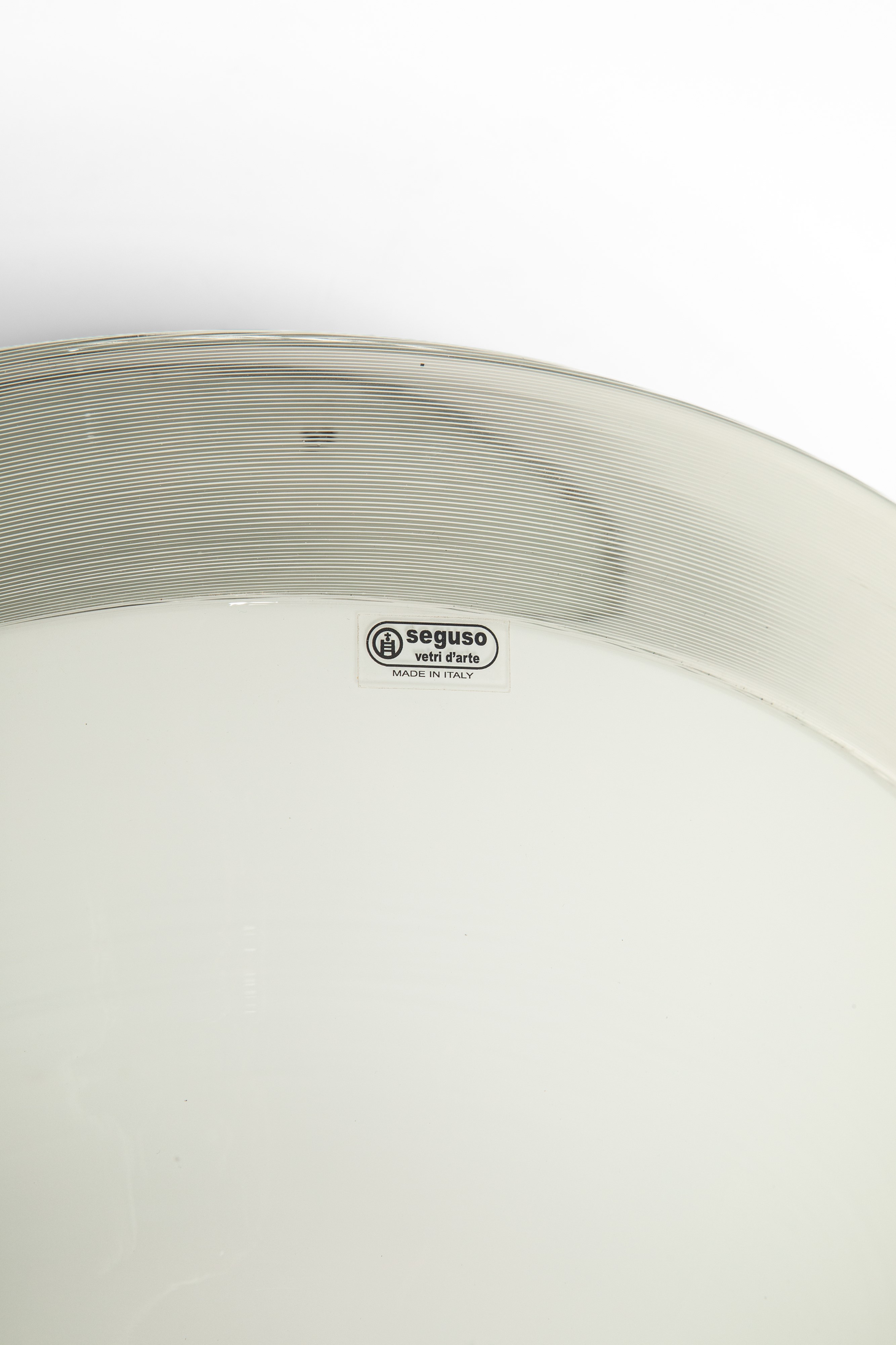 Seguso Vetri D’arte - Lampada da soffitto, vetro lattimo e filigrana, ottone e metallo laminato (...