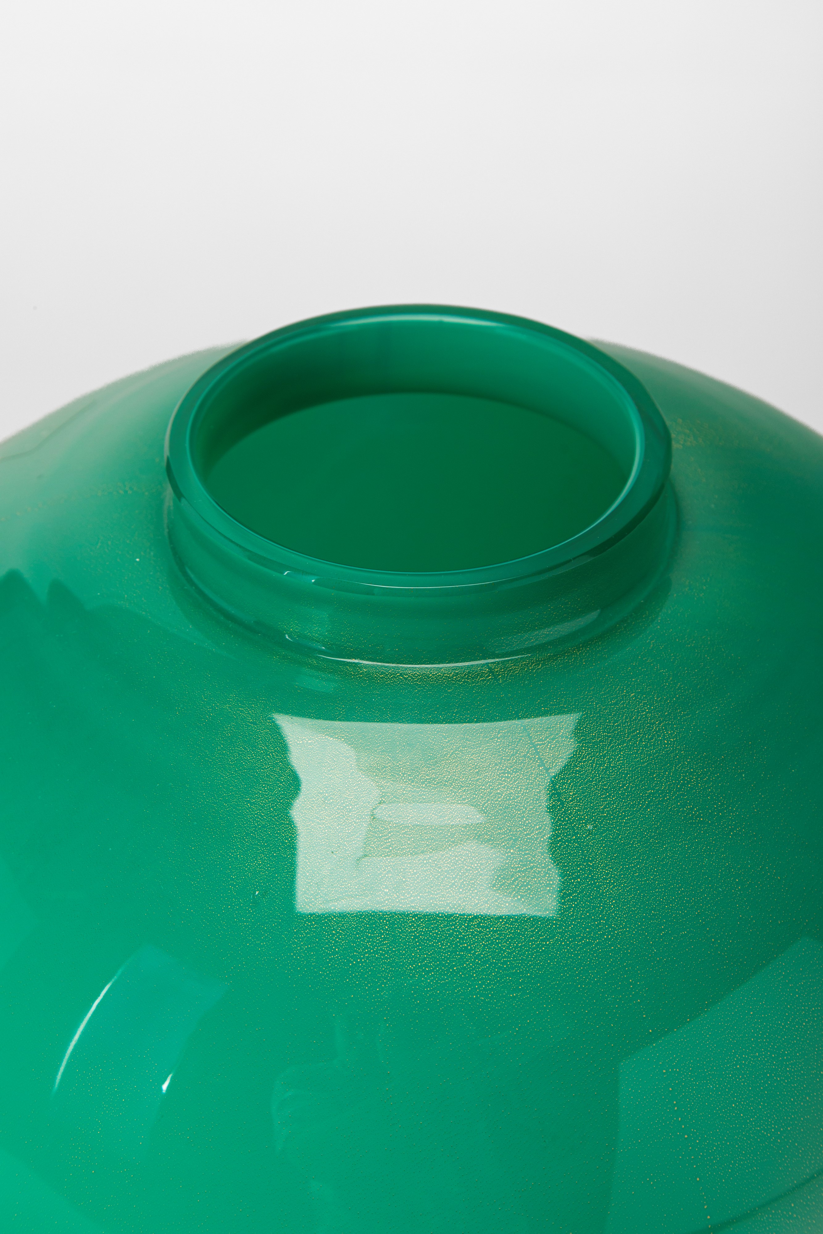 Salviati - Grande vaso in vetro verde con foglia d’oro