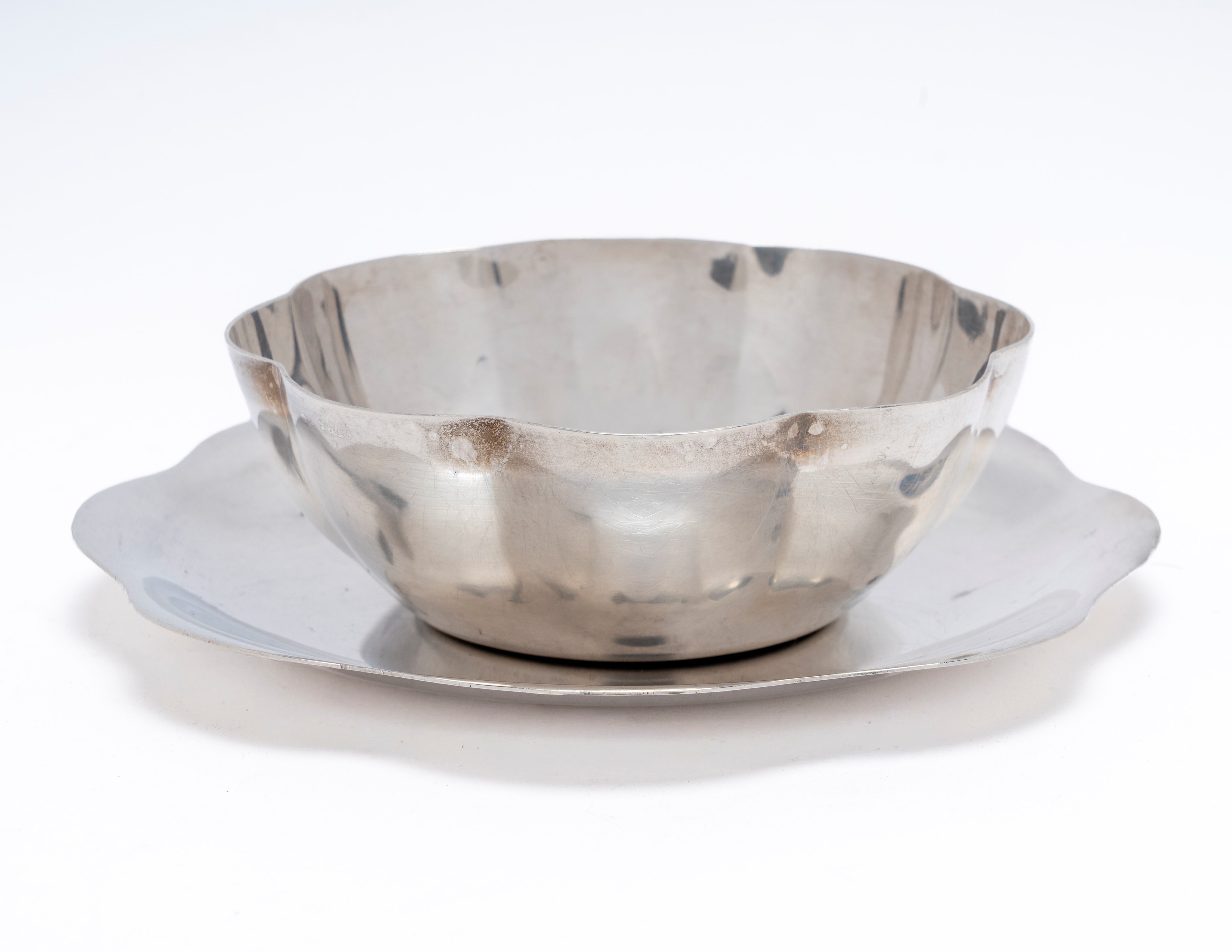 Set di dodici ciotole con piattino, argento, Egitto, metà secolo XX