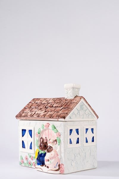 Biscottiera in ceramica policroma a forma di casetta