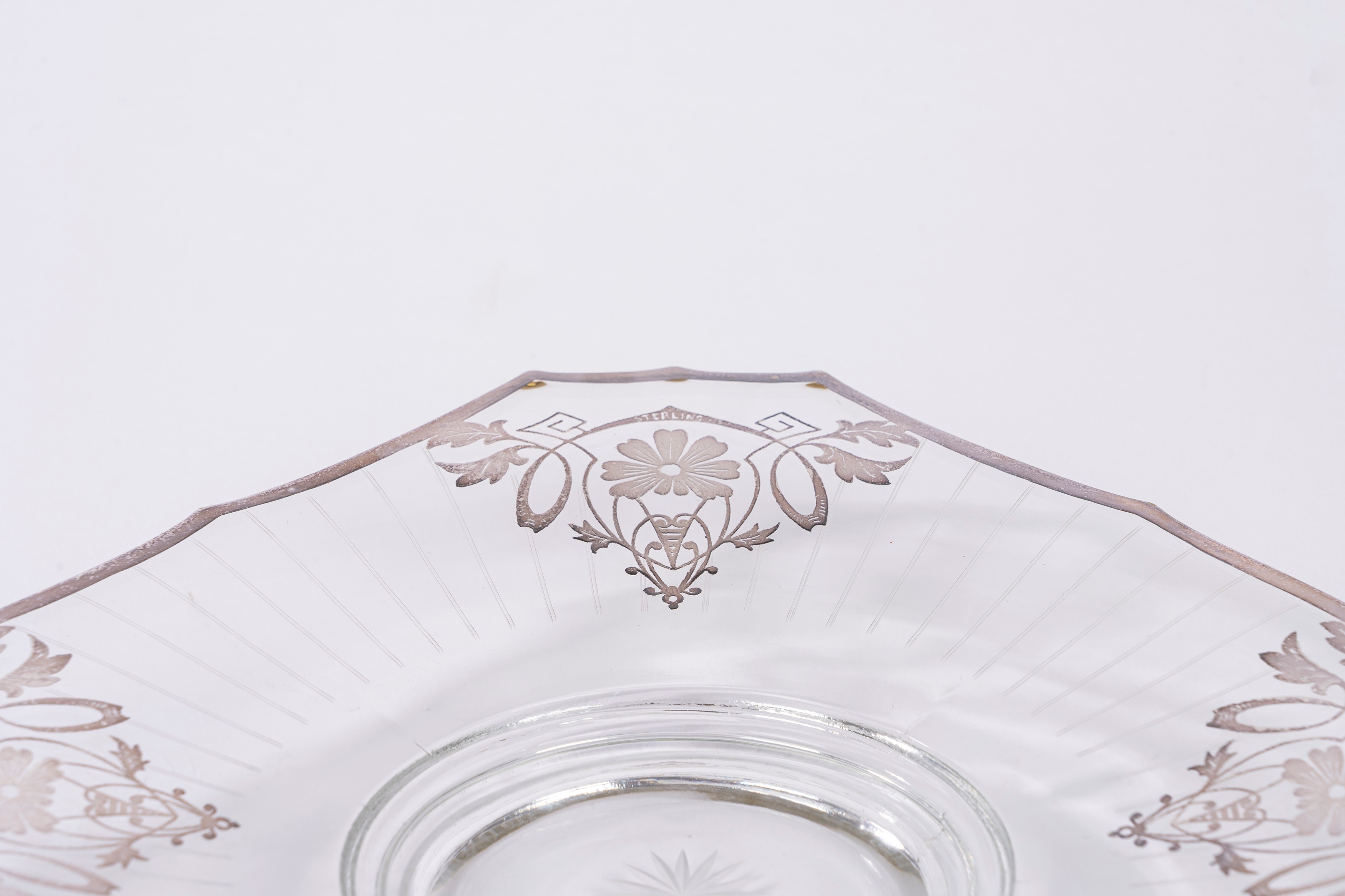 Centrotavola in vetro, decori floreali con componenti in sterling