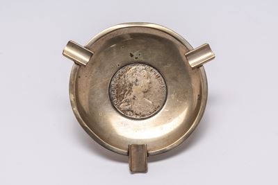 Posacenere circolare, in argento, Italia, metà sec. XX