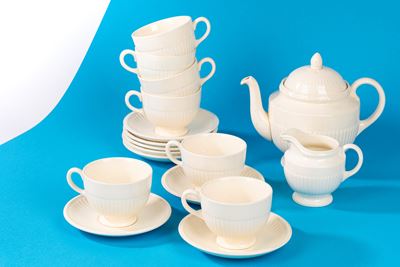 Wedgwood, Servizio da tè in maiolica bianca con 7 tazzine e accessori