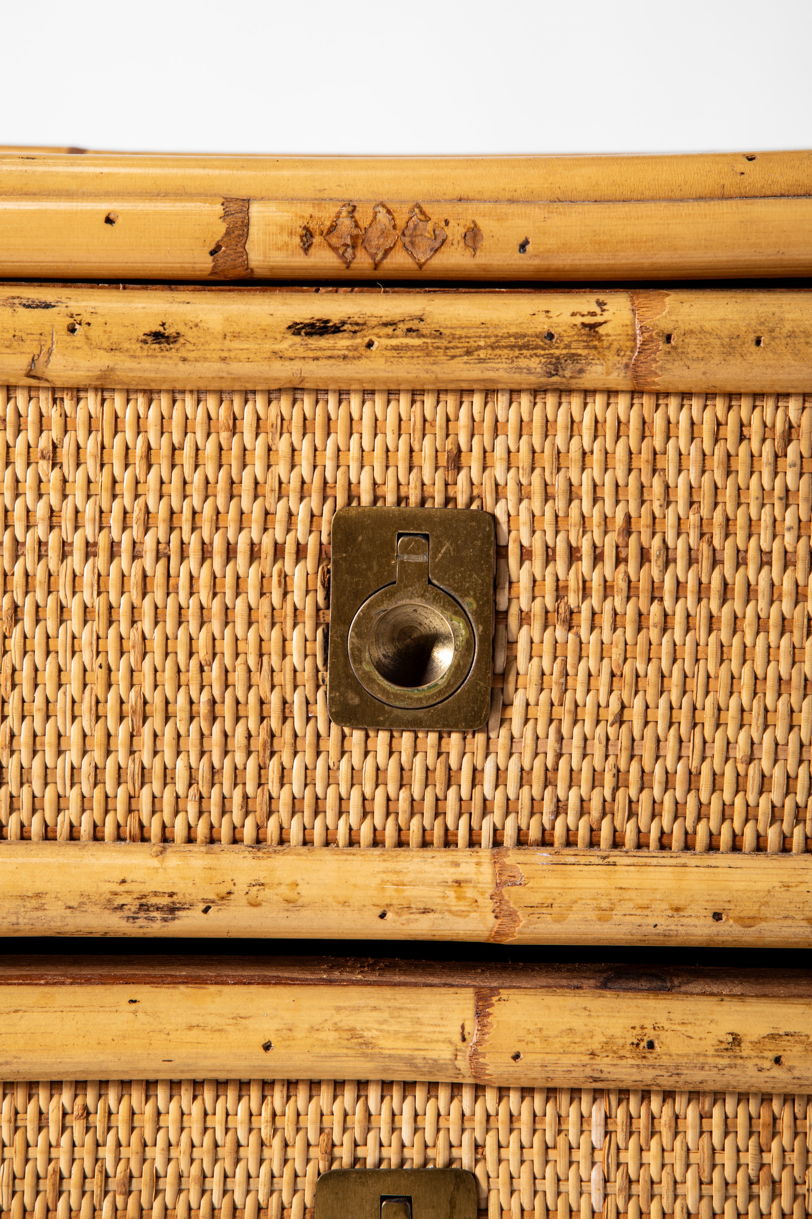 Antonio dal Vera e Figli - Cassettiera in bambù e midollino intrecciato con elementi in ottone