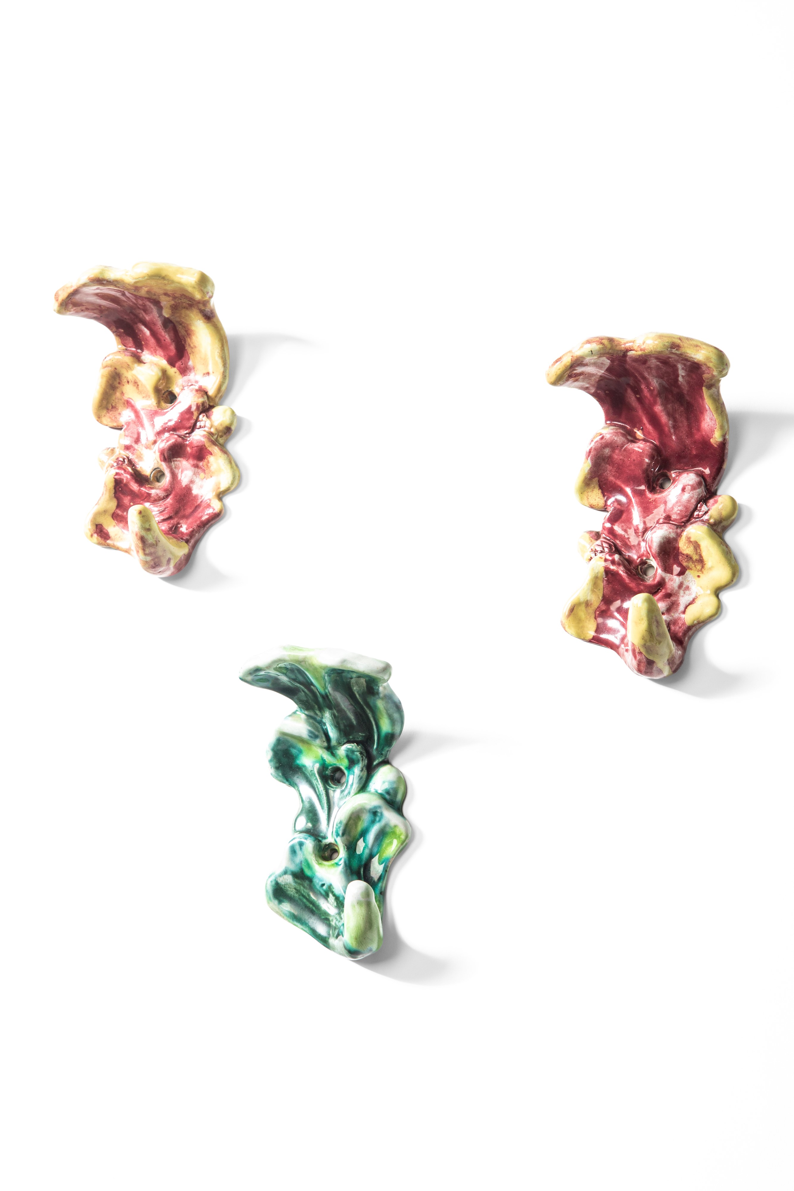 Manifattura Italiana - Set di cinque ganci appendiabiti in ceramica, circa 1950