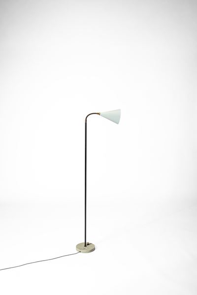 Lampada da terra in marmo, metallo verniciato e alluminio verniciato