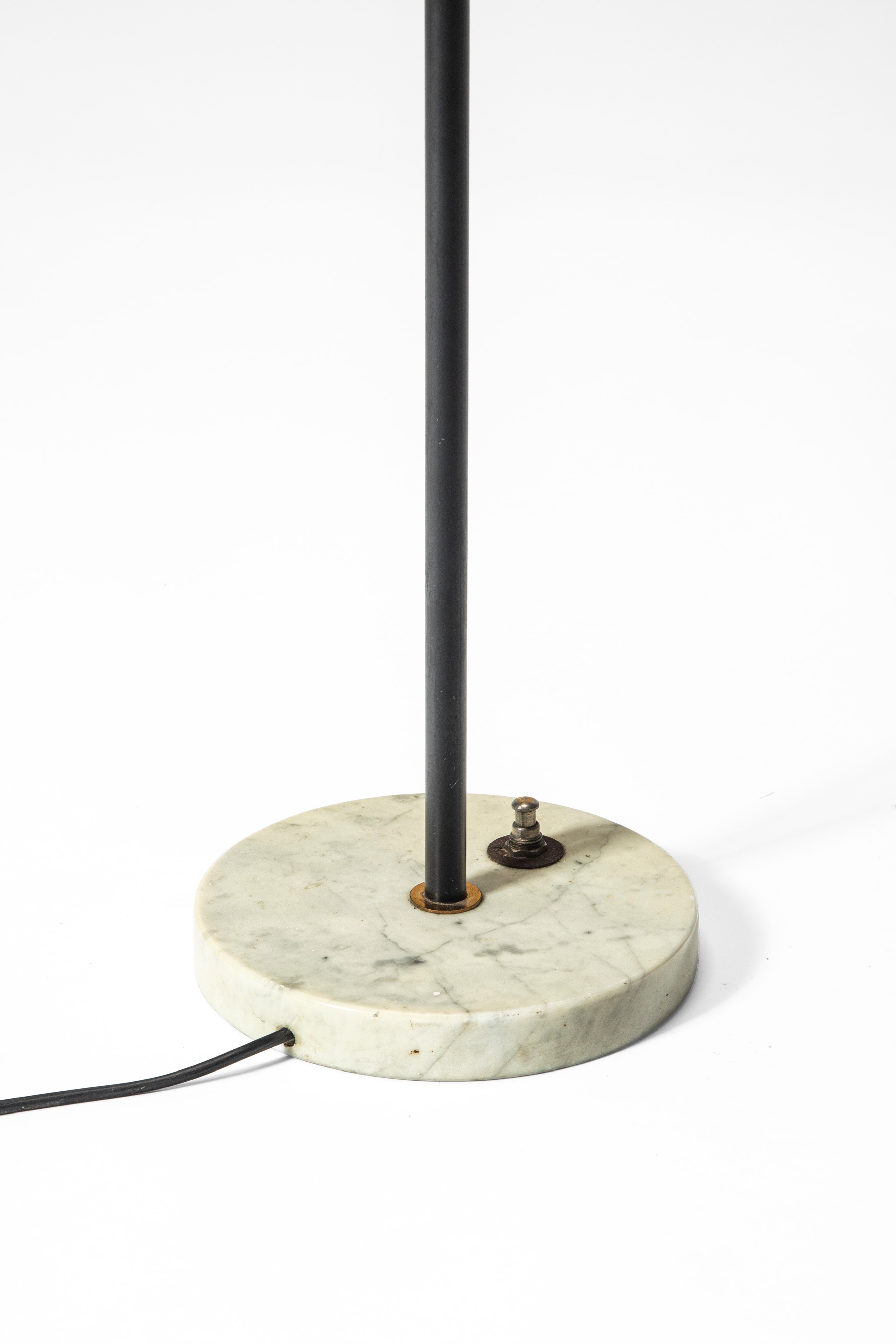 Stilux - Lampada da terra in marmo, metallo verniciato e alluminio verniciato