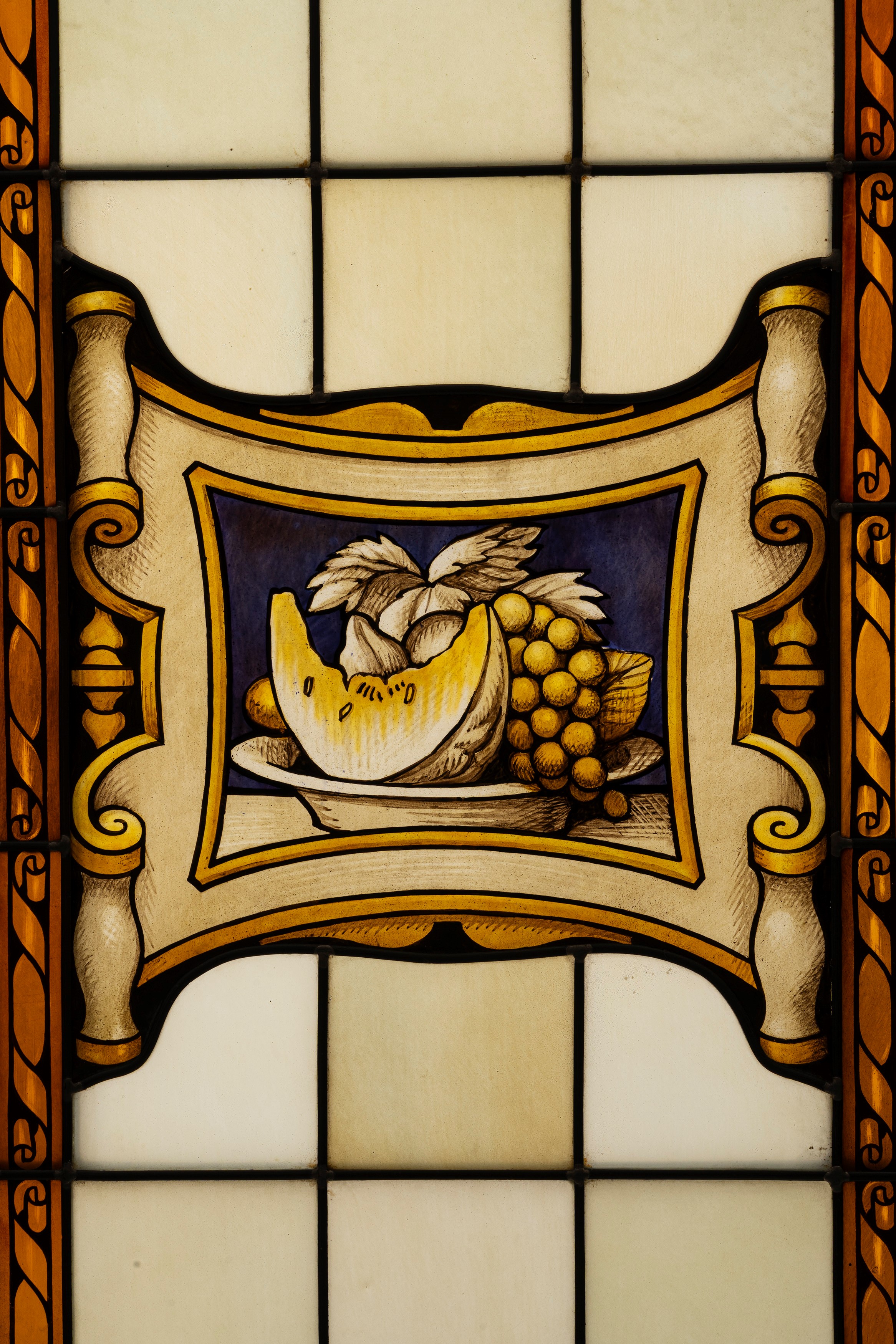 De Matteis (Firenze), Coppia di vetrate dipinte con nature morte di frutti