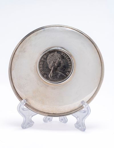 Posacenere circolare in argento 925 con medaglia commemorativa, Londra 1981