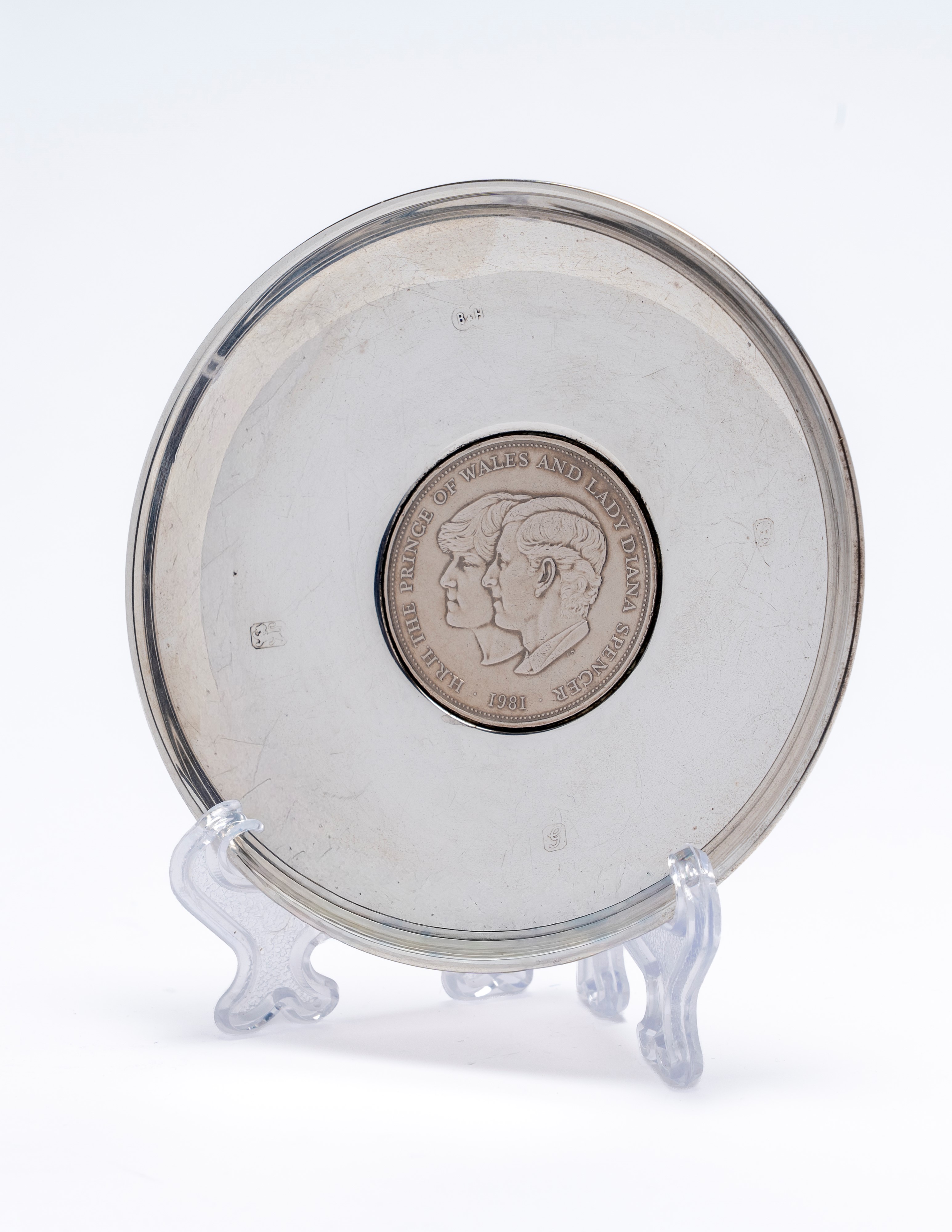 Posacenere circolare in argento 925 con medaglia commemorativa, Londra 1981