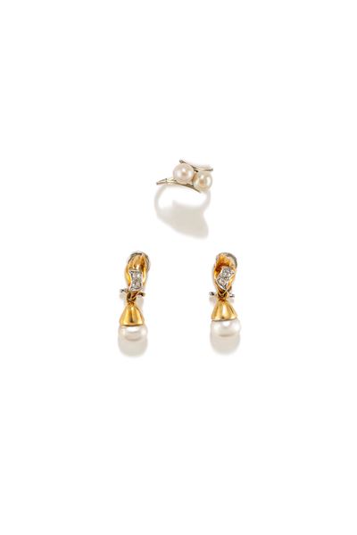 Anello e orecchini con perle coltivate e diamanti, in oro bicolore 18k
