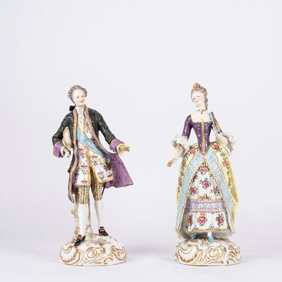 Meissen, Coppia di sculture in porcellana policroma raffiguranti damina e gentiluomo, secolo XIX
