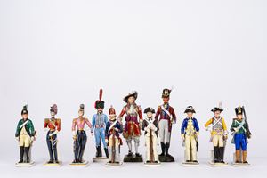 Collezione di 11 soldatini in porcellana policroma, secolo XX