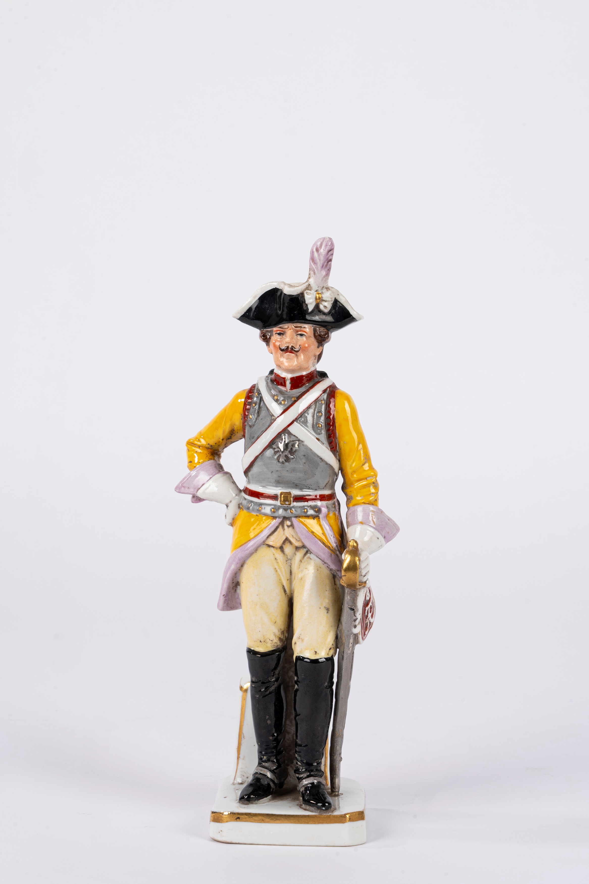 Collezione di 11 soldatini e statuine in porcellana policroma, Capodimonte/Herend/Ludwigsburg, XX...