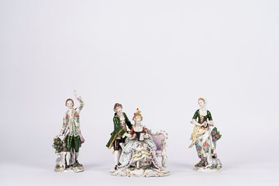 Manifattura di Capodimonte, Tre sculture in porcellana policroma (coppia galante, pastorella con ...