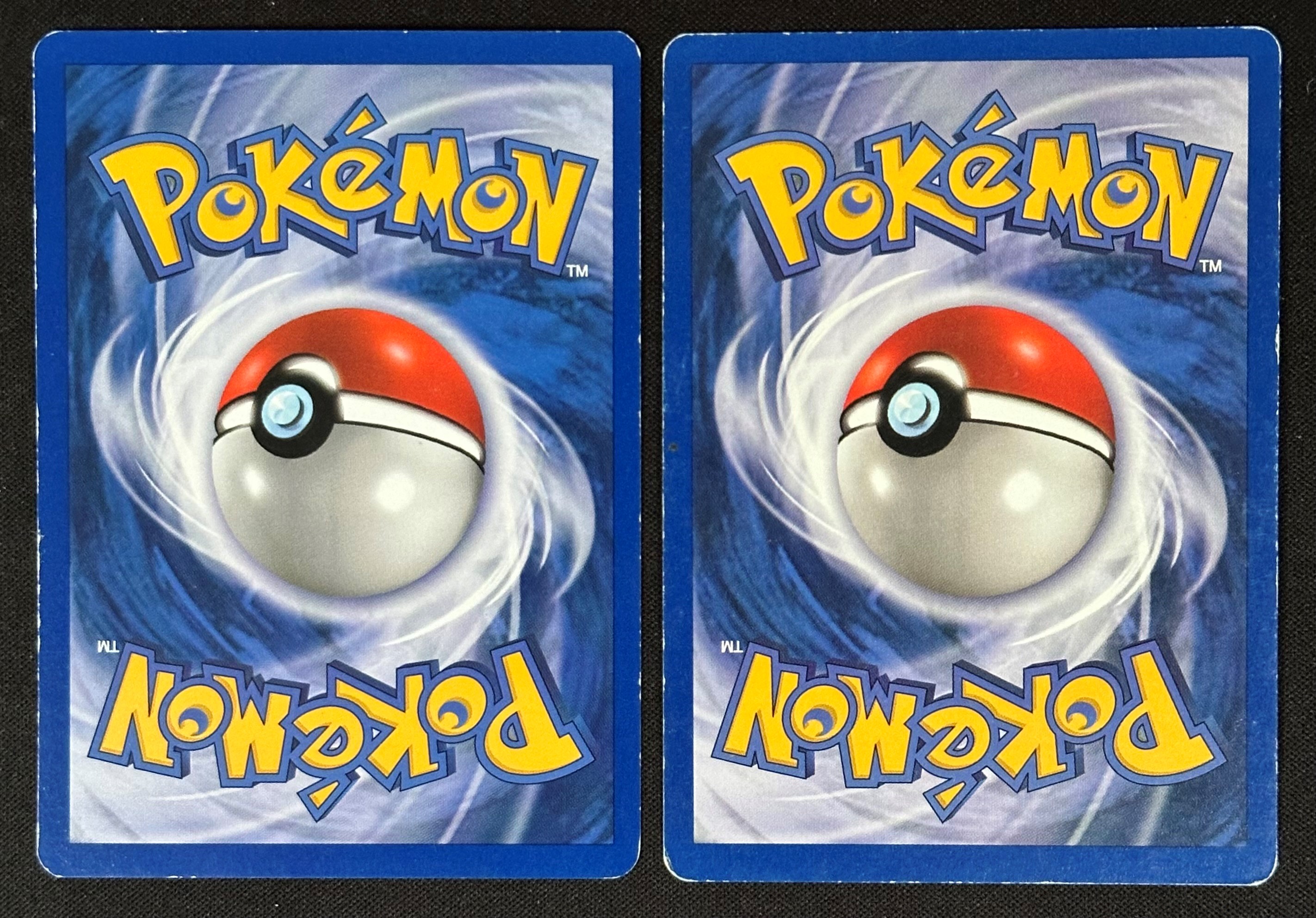 Coppia di carte olografiche Pokémon (Jungle), Electrode Holo (#2/64) e Kangaskhan Holo (#5/64)