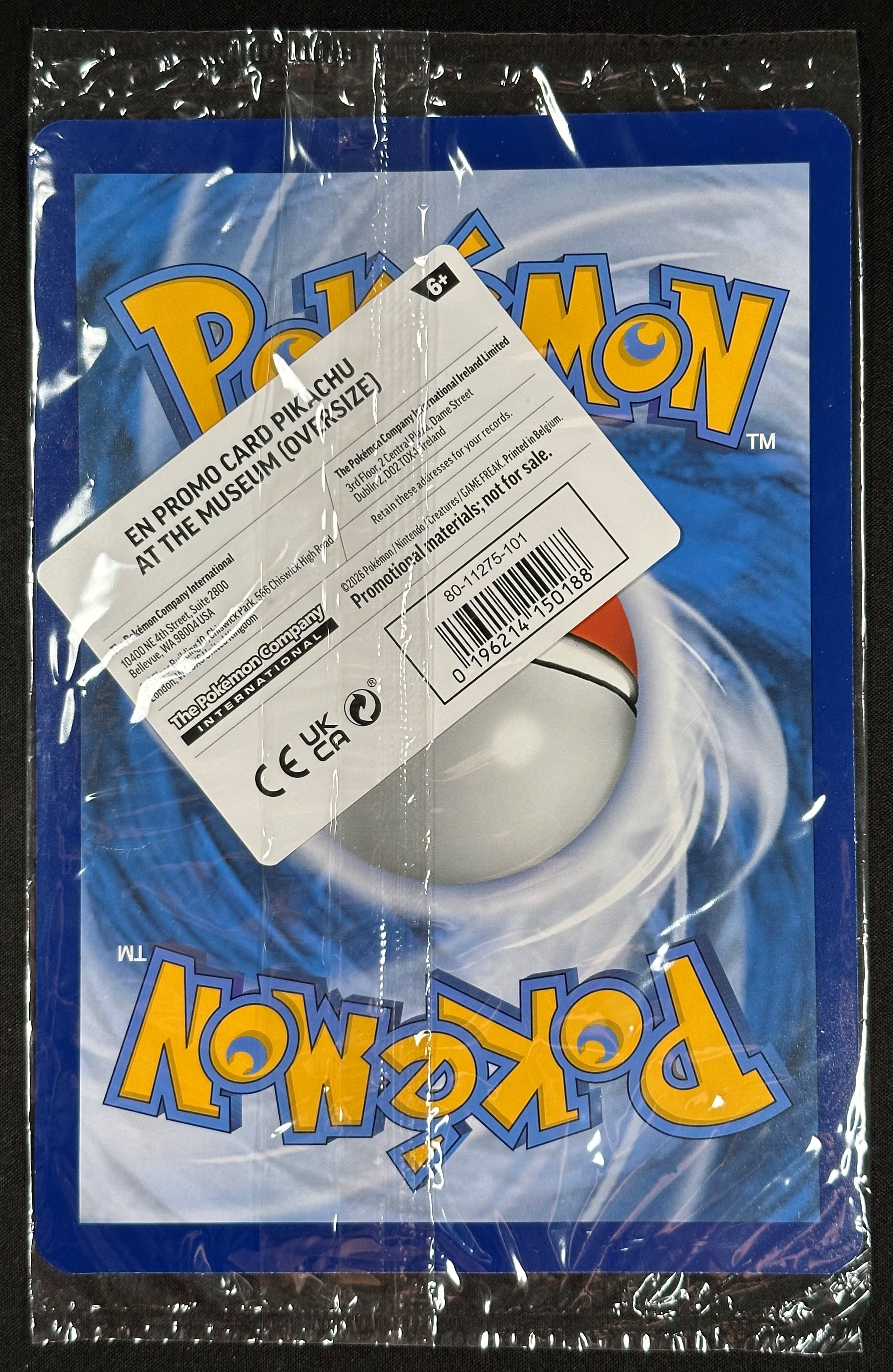 Pokémon - Carta promozionale Pikachu at the Museum (MEP), in lingua inglese, sigillata in celloph...