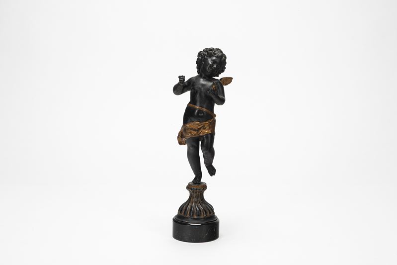 Scultura in bronzo patinato e dorato, raffigurante putto, XIX secolo