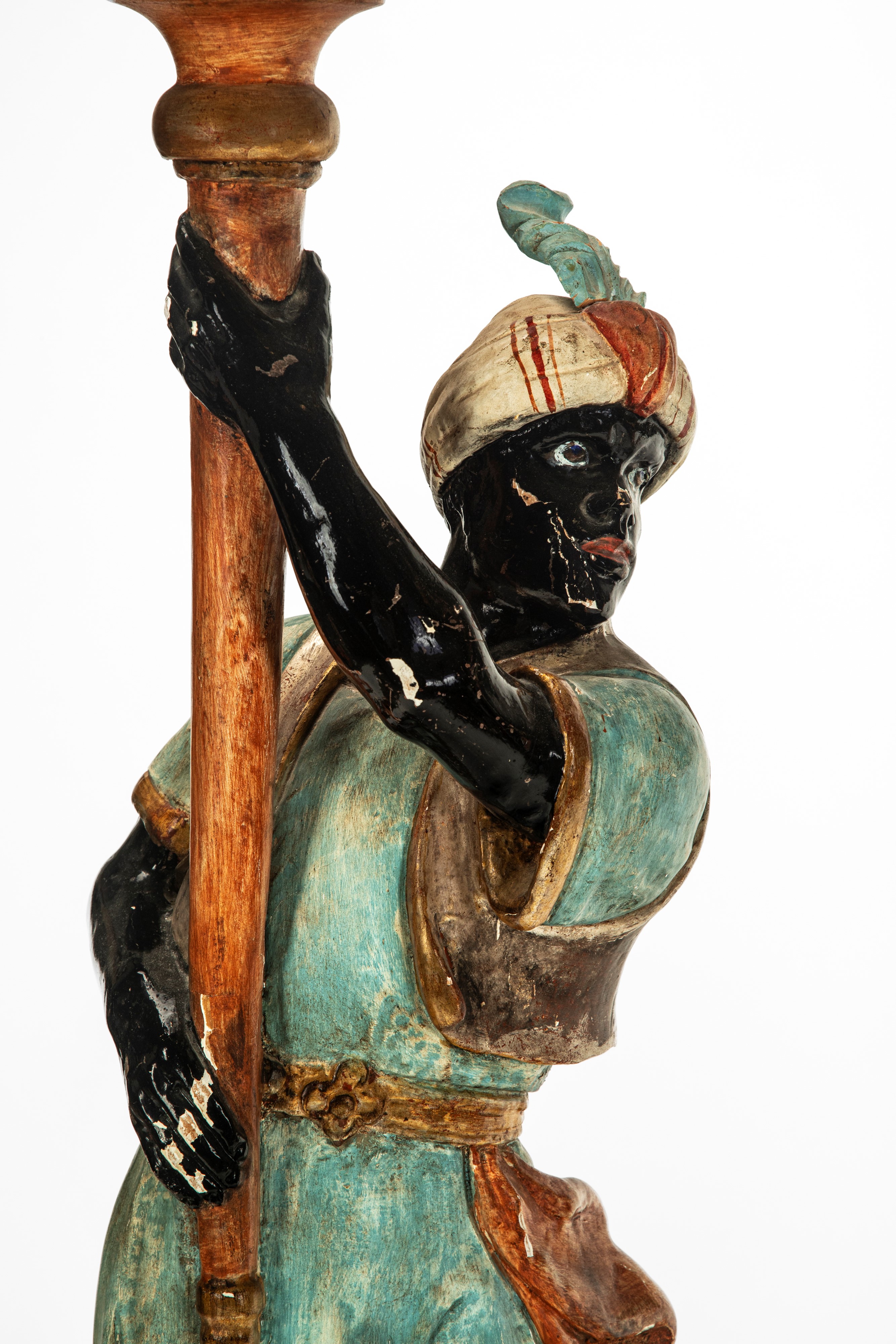 Due mori reggitorcia, in legno laccato, fine secolo XIX