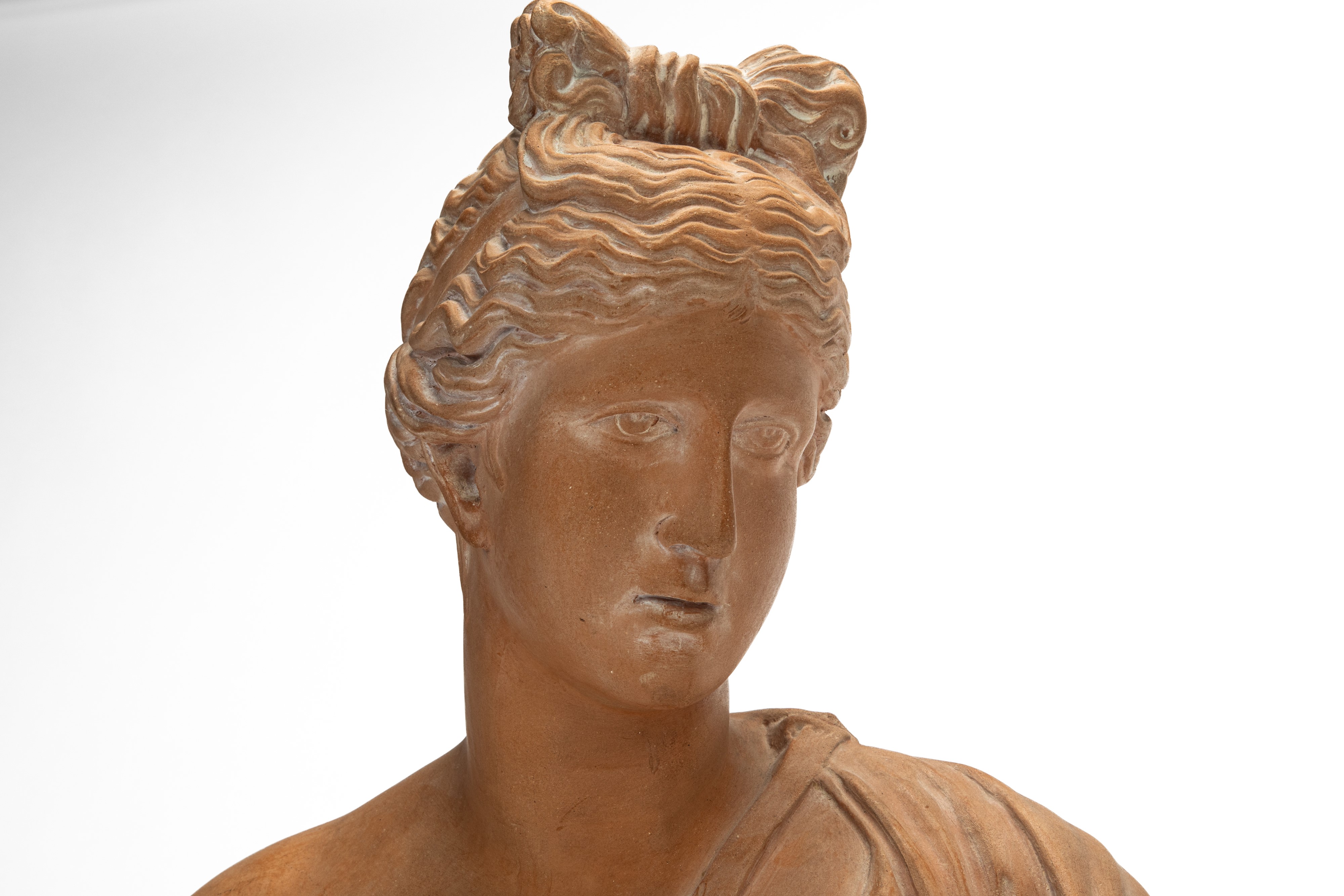 Due busti raffiguranti Antinoo e Venere, terracotta patinata