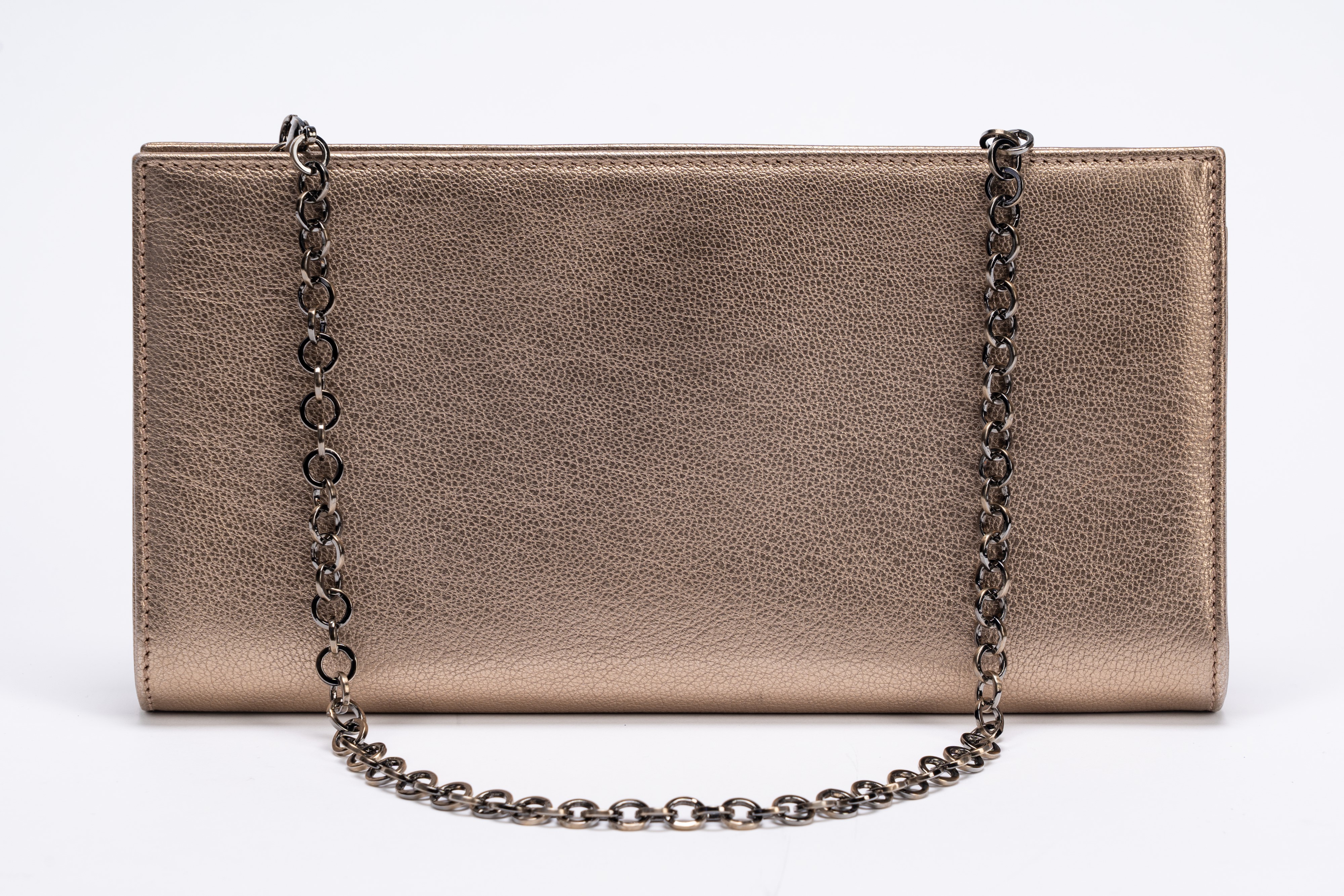 Ferragamo - Borsa pochette in pelle color bronzo con tracolla a catena