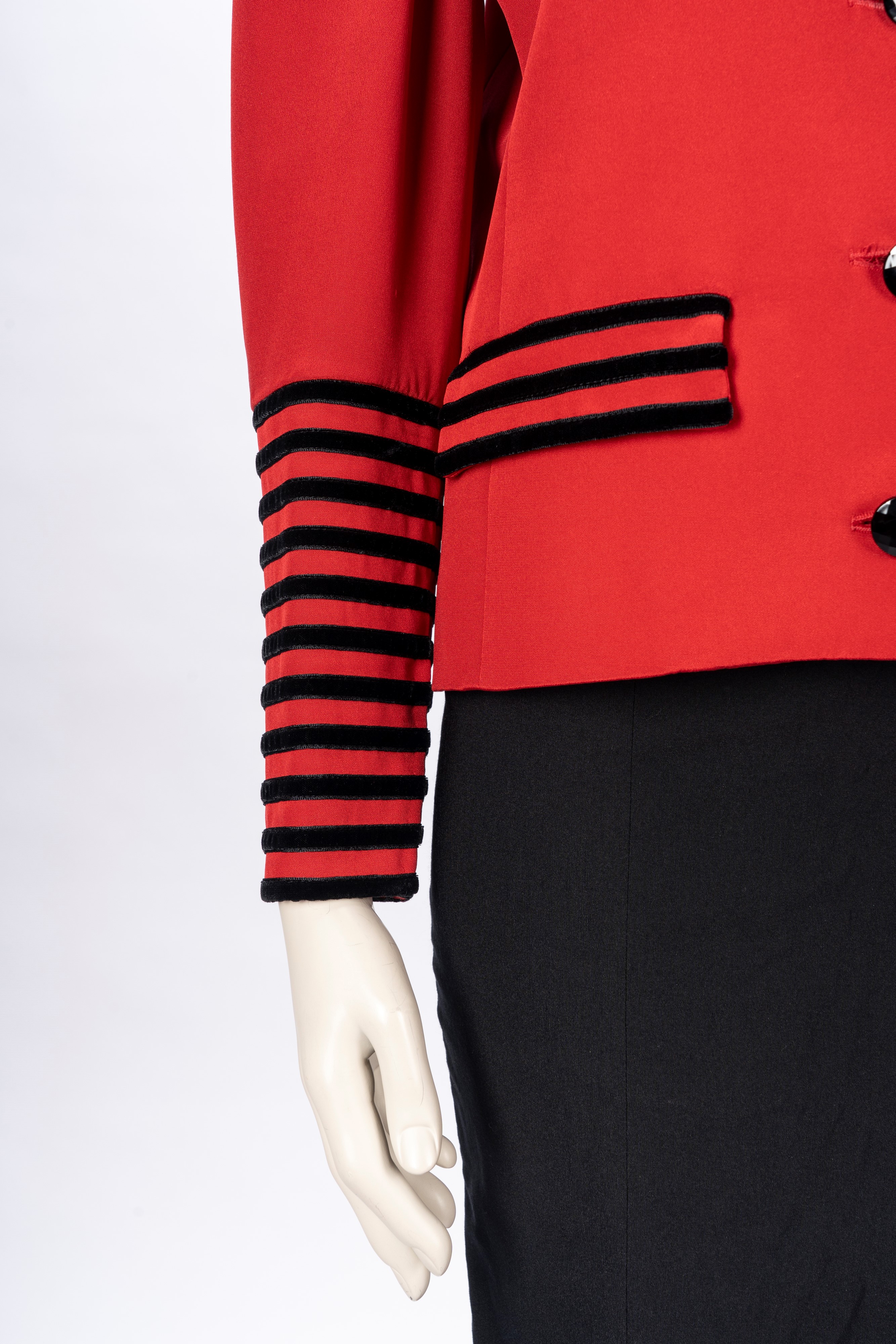 Valentino Boutique - Giacca in seta rossa con inserti in velluto nero