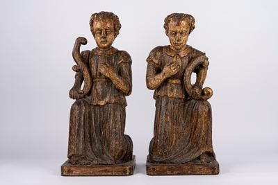 Coppia di antichi angeli, legno intagliato e laccato