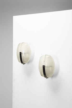 Coppia di lampade da parete modello 'Lambda'