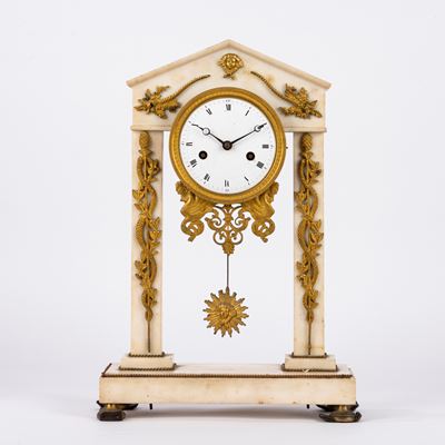 Pendola a timpano, alabastro e bronzo dorato, secolo XIX