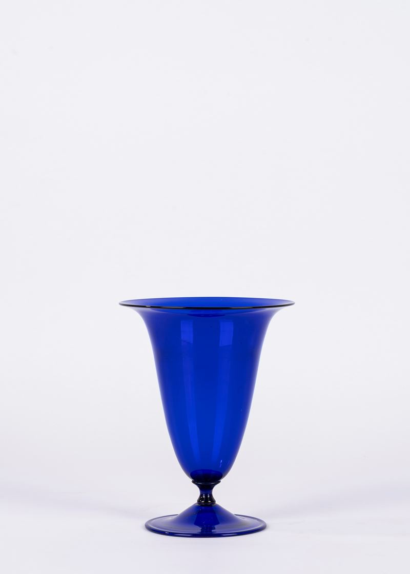 Coppa in vetro di Murano blu, anni '40–'50 del Novecento