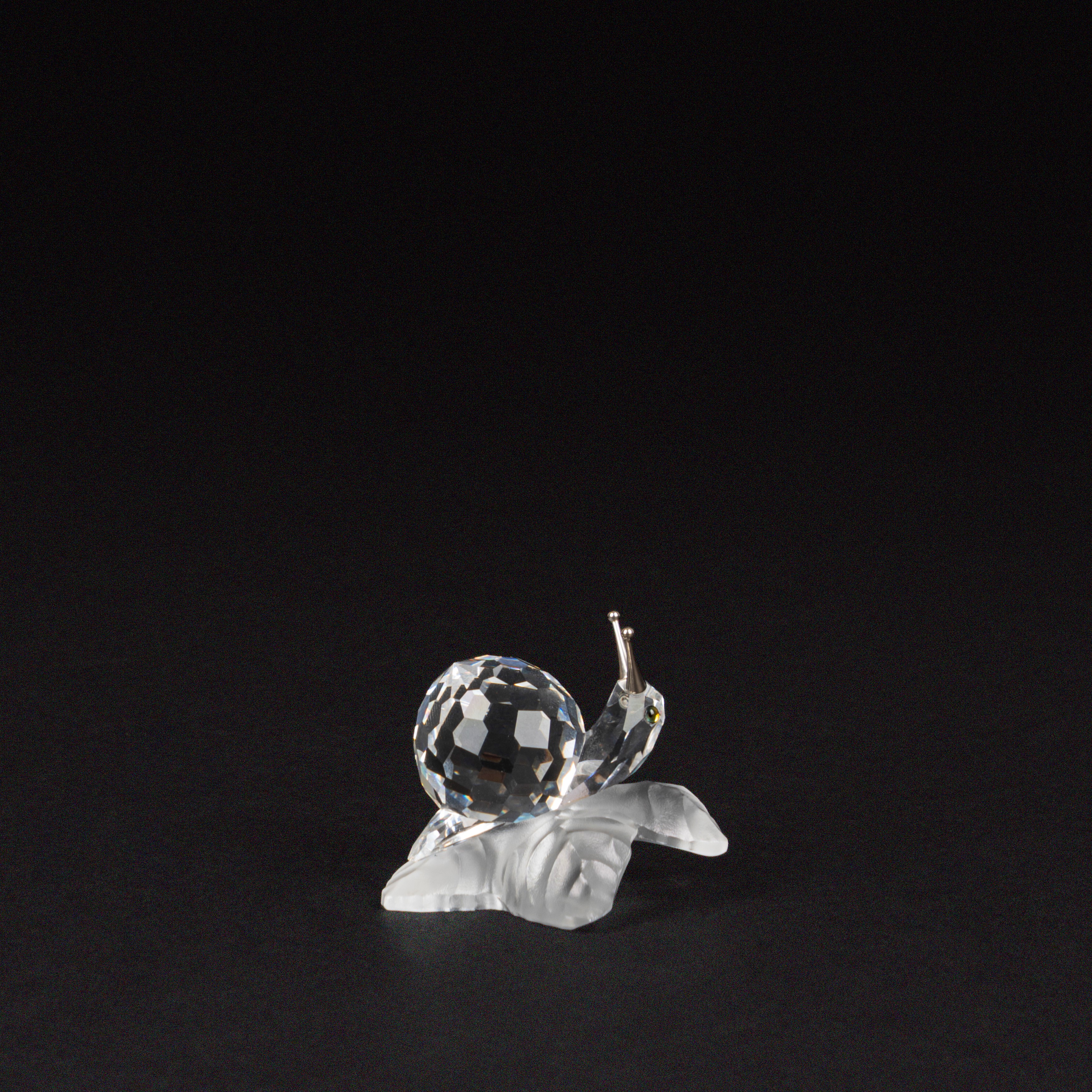 Swarovski - Chiocciola su foglia di vite (cristallo, serie “Among Flowers and Foliage”, n. di ser...