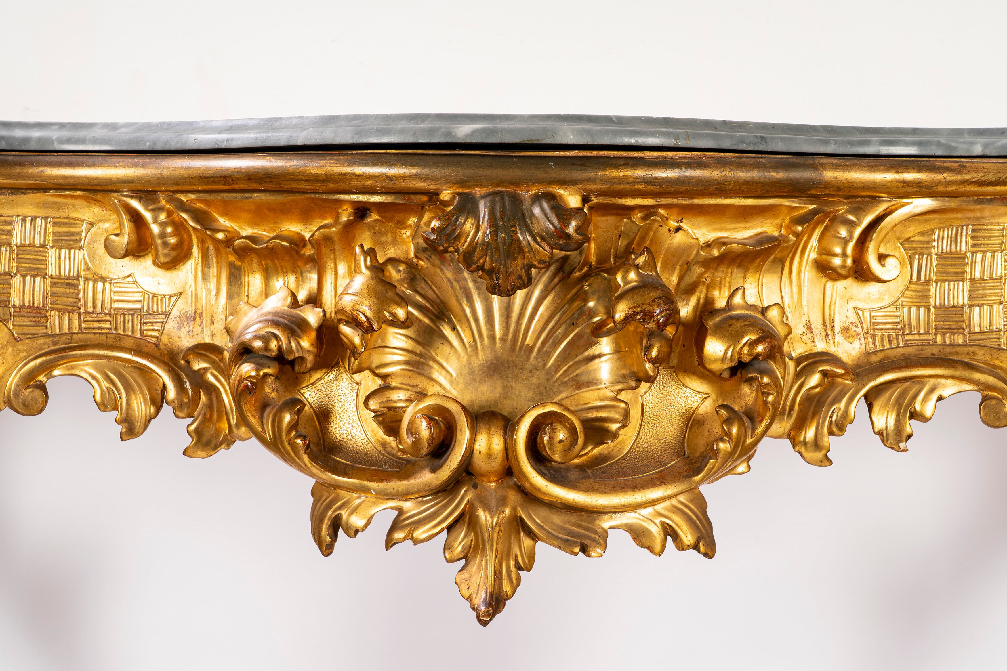 Console in stile rococò con piano in marmo grigio e corpo a forma di delfino, fine secolo XIX