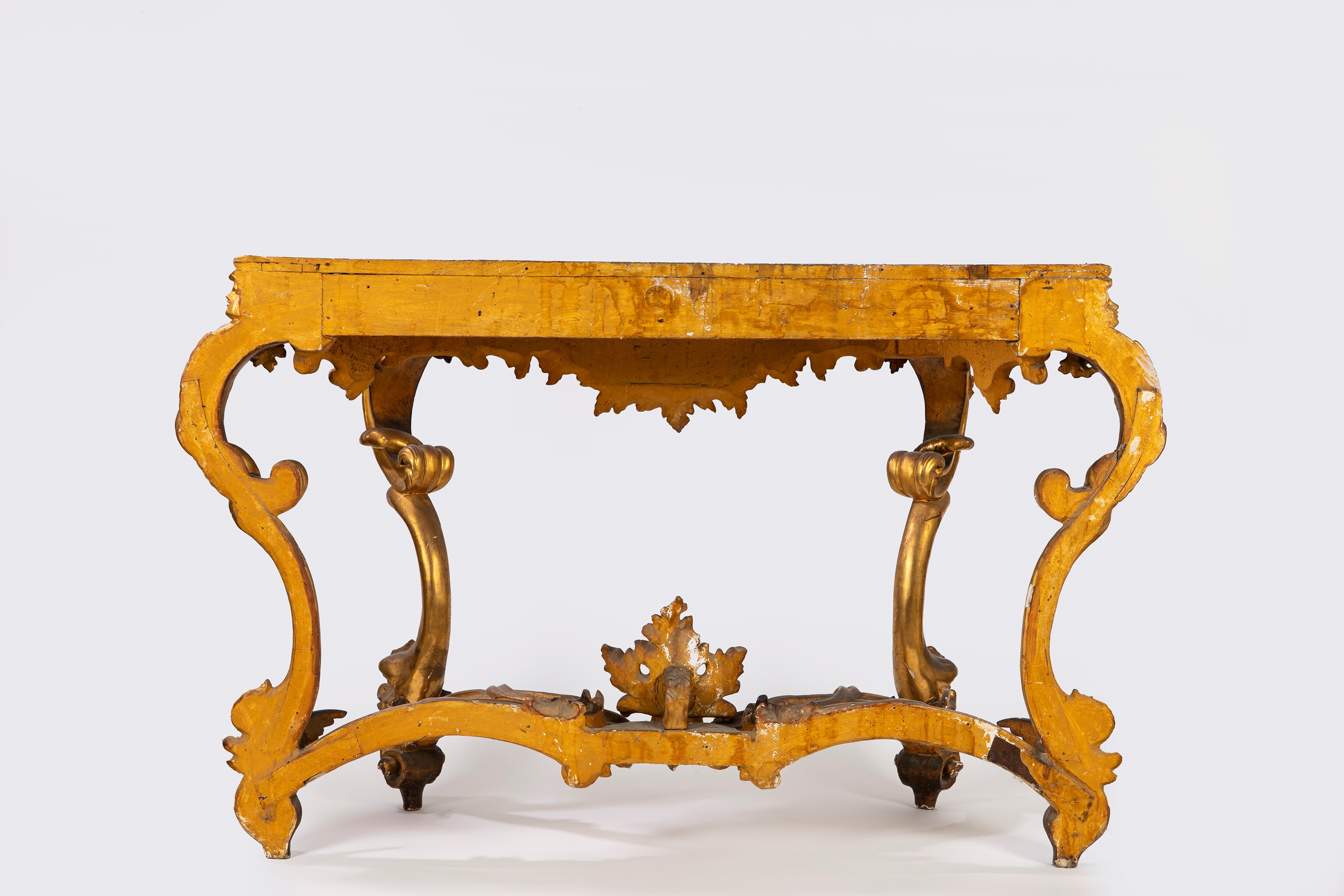 Console in stile rococò con piano in marmo grigio e corpo a forma di delfino, fine secolo XIX