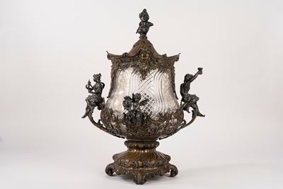 Grande vaso in cristallo, antimonio e ottone con coperchio, secolo XIX