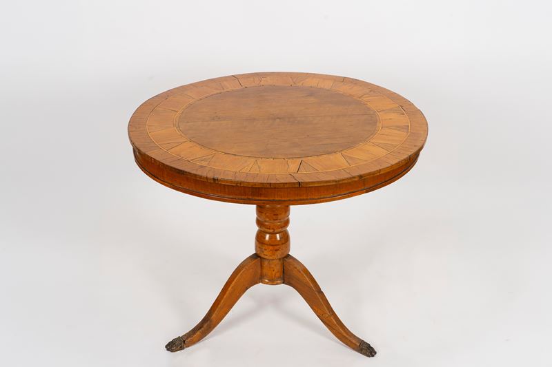 Tavolino rotondo, legno intarsiato, secolo XIX