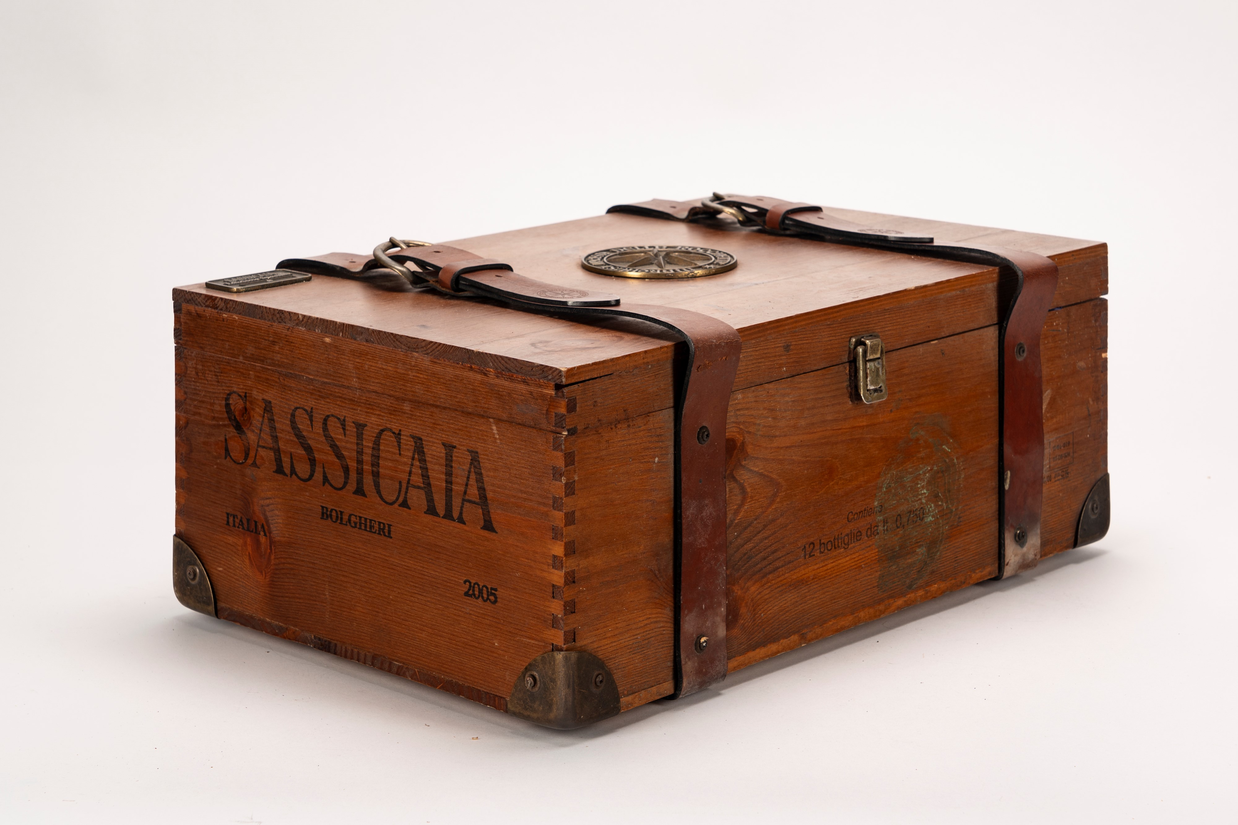 Italia - Sassicaia – cofanetto originale con 12 bottiglie (BT), 2005