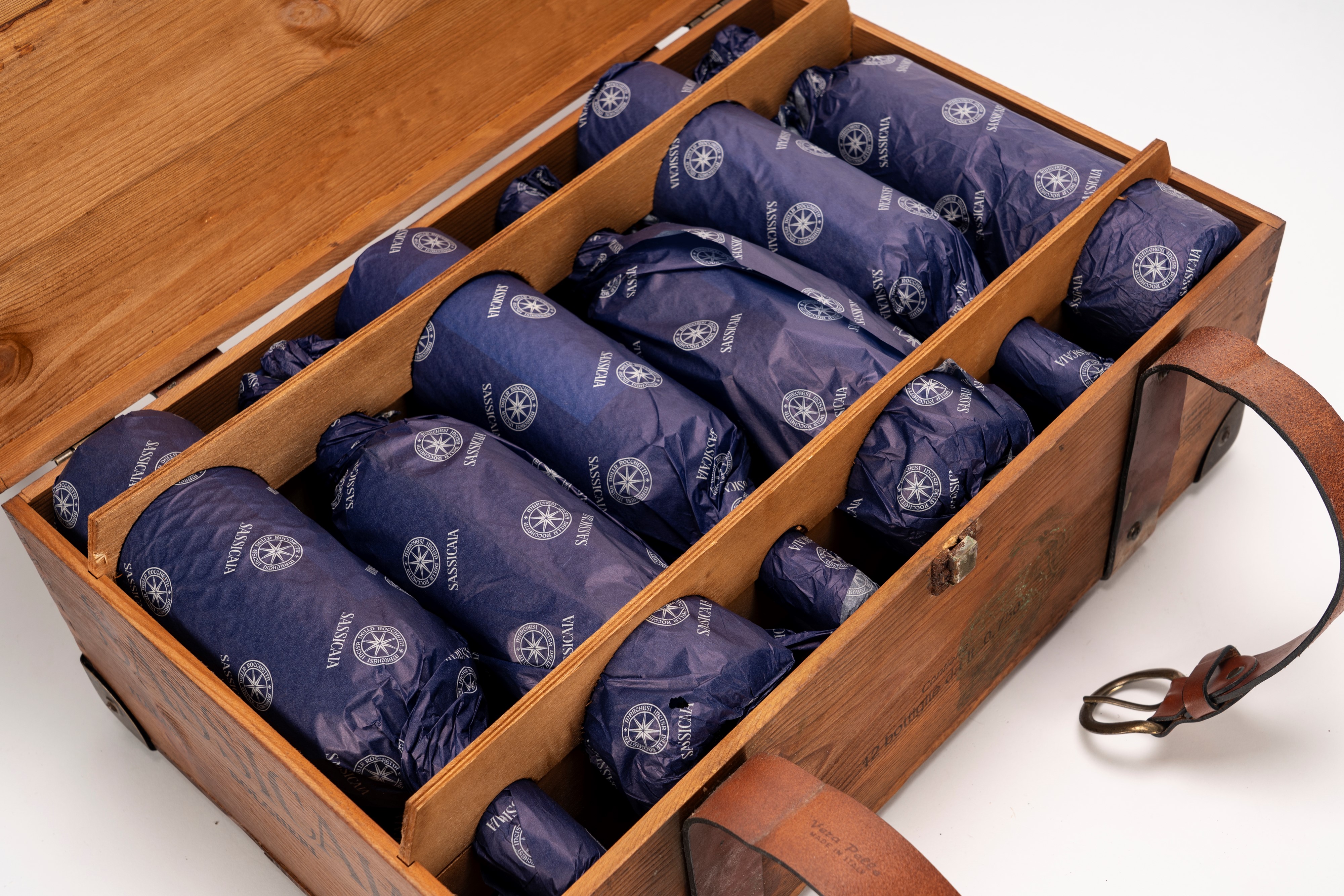 Italia - Sassicaia – cofanetto originale con 12 bottiglie (BT), 2005