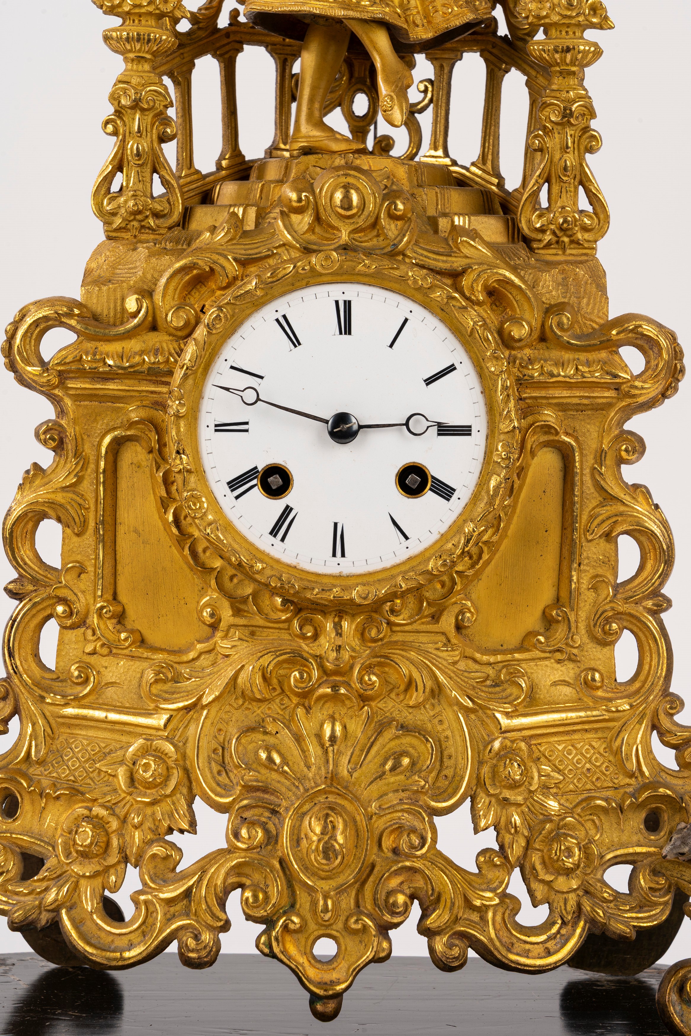 Pendola da tavolo in bronzo dorato, con fanciulla danzante, secolo XIX