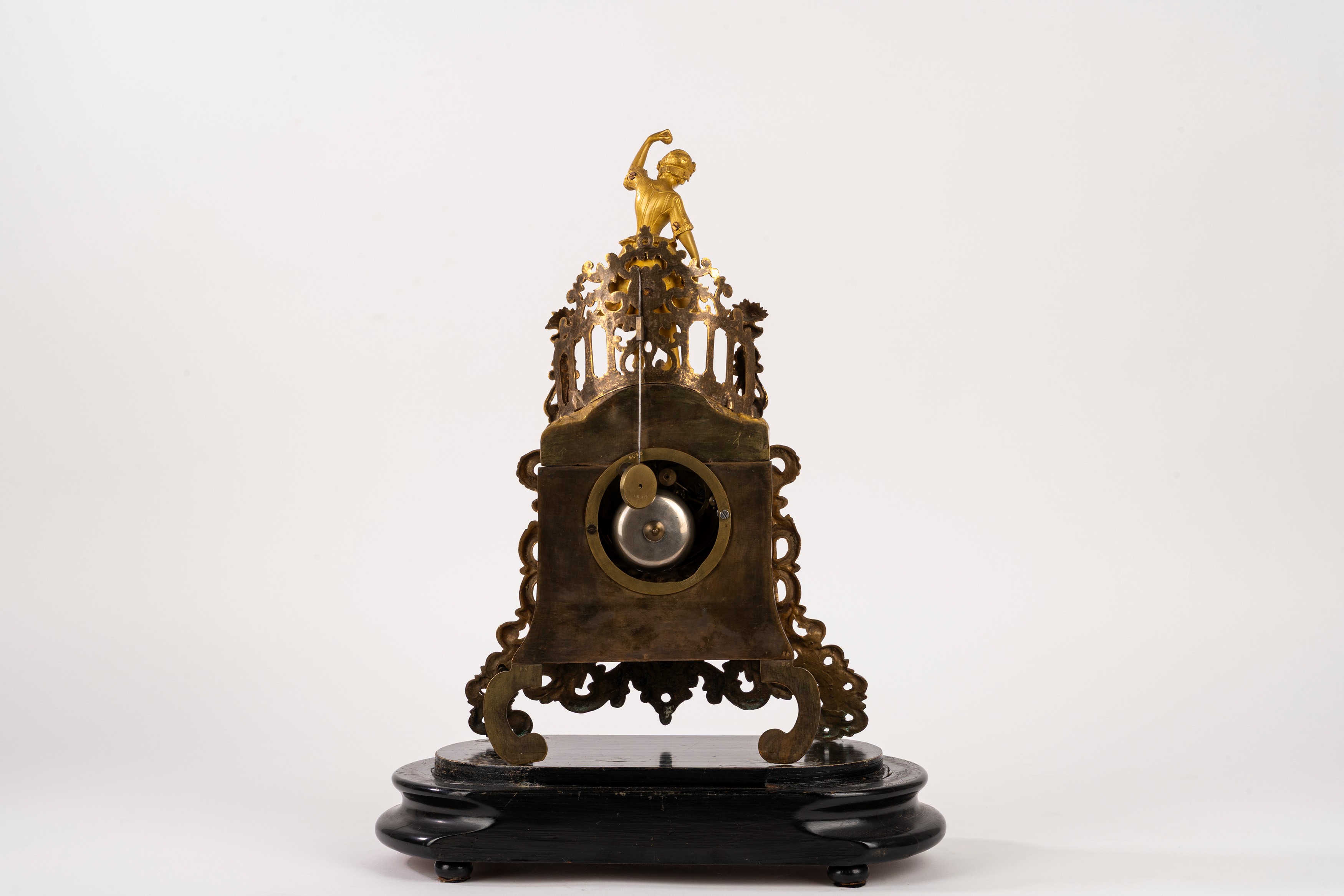 Pendola da tavolo in bronzo dorato, con fanciulla danzante, secolo XIX
