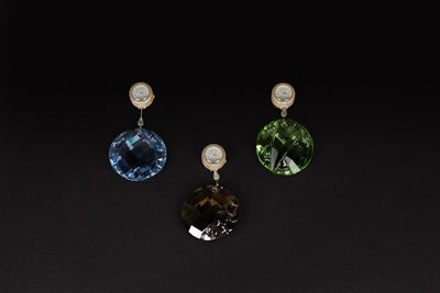 Tre ornamenti per finestre in cristallo (Renewal Gifts 2008–2010)