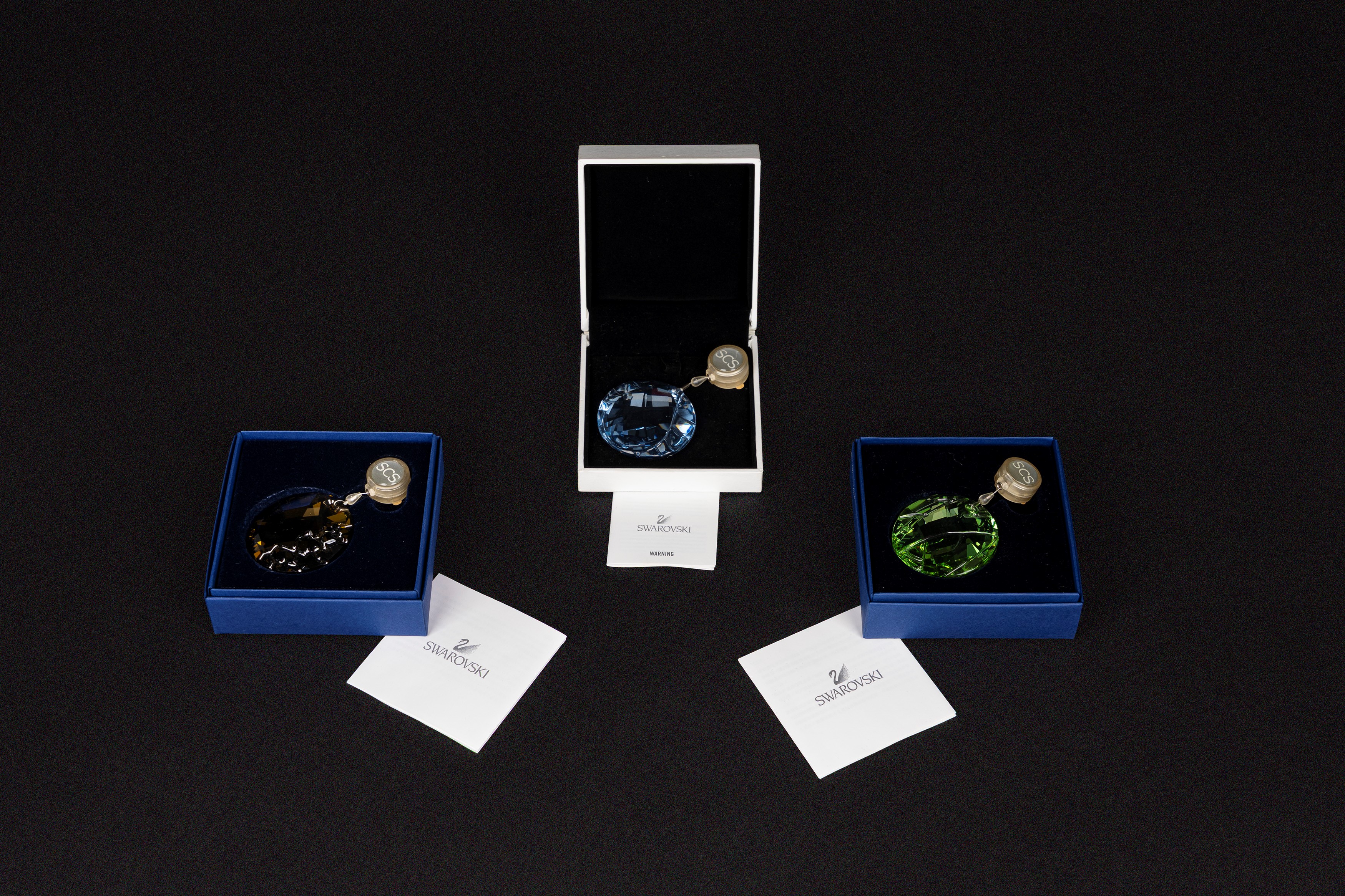 Swarovski - Tre ornamenti per finestre in cristallo (Renewal Gifts 2008–2010)