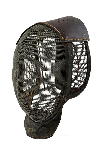 Maschera da scherma, protezione in rete di ferro con guarniture in cuoio (inizio XX secolo)