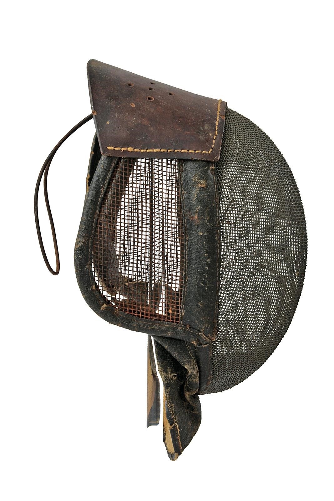 Maschera da scherma, protezione in rete di ferro con guarniture in cuoio (inizio XX secolo)