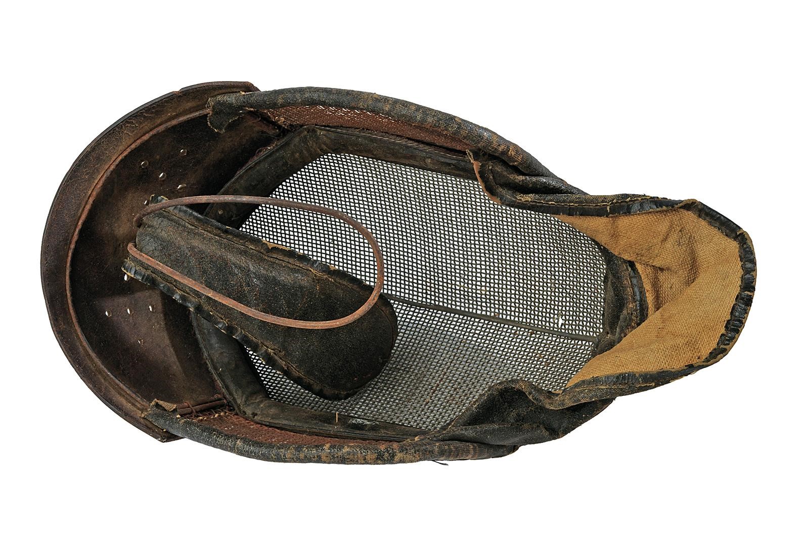 Maschera da scherma, protezione in rete di ferro con guarniture in cuoio (inizio XX secolo)