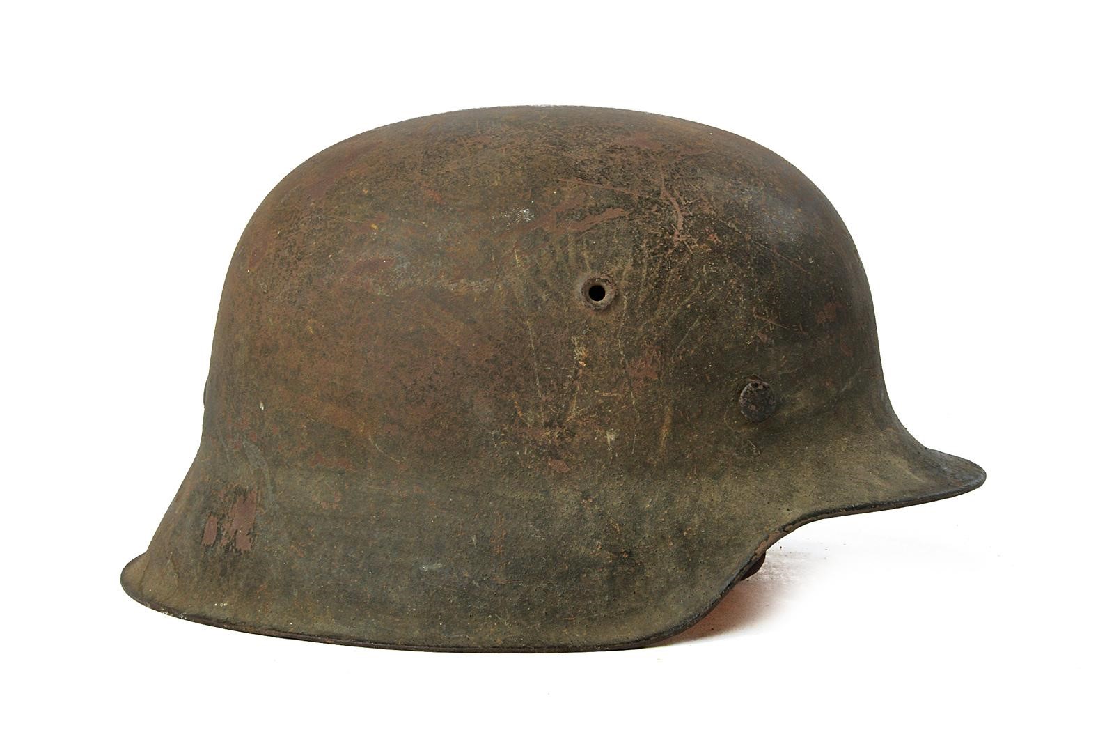 Elmetto mod. 42, esemplare tedesco, 1942–1945