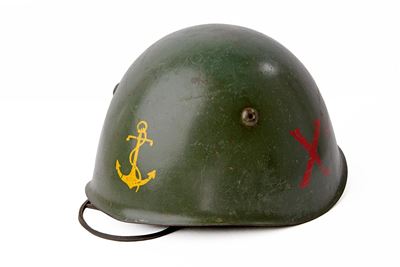 Italia, Elmetto Mod. 1933 con fregi della X MAS e decorazioni a ancora