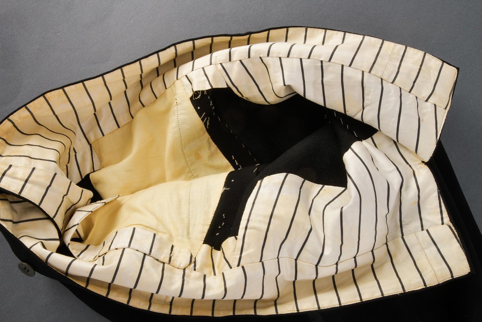 Regno d’Italia, Giacca estiva e pantaloni d’uniforme della Regia Marina